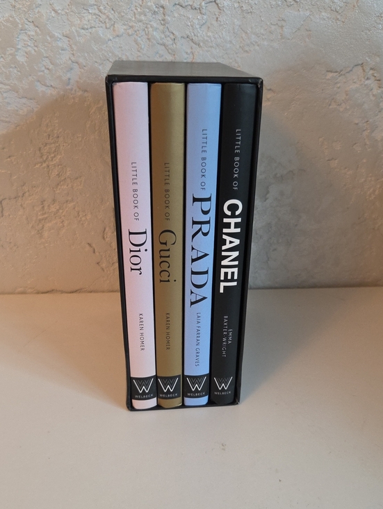 The Unbranded Brand Other - Little Book Set of 4: Dior Gucci Prada Chanel - Pastel Spines